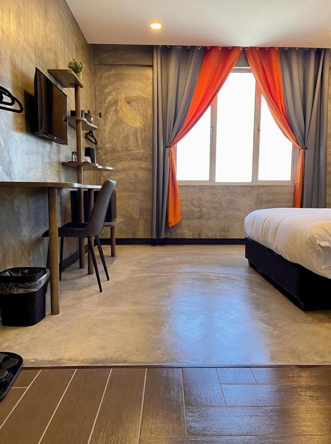 Sri Indar Hotel & Suites Parit Buntar Esterno foto