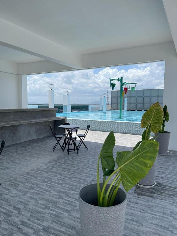 Sri Indar Hotel & Suites Parit Buntar Esterno foto