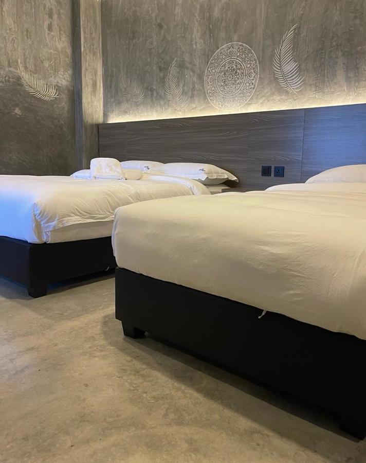 Sri Indar Hotel & Suites Parit Buntar Esterno foto