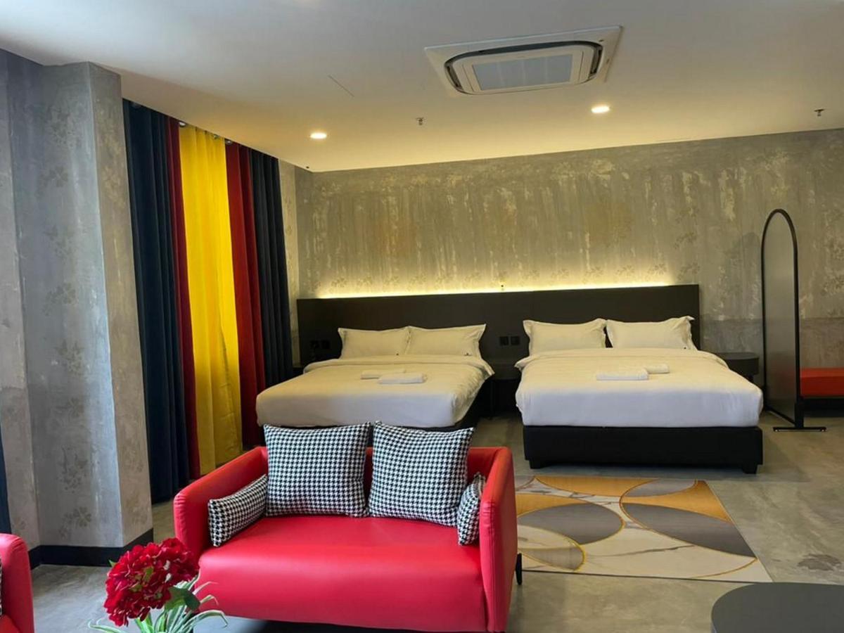 Sri Indar Hotel & Suites Parit Buntar Esterno foto