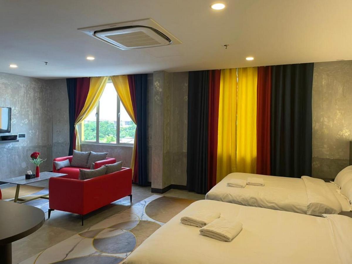 Sri Indar Hotel & Suites Parit Buntar Esterno foto