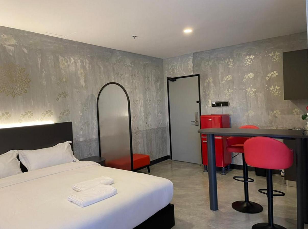 Sri Indar Hotel & Suites Parit Buntar Esterno foto