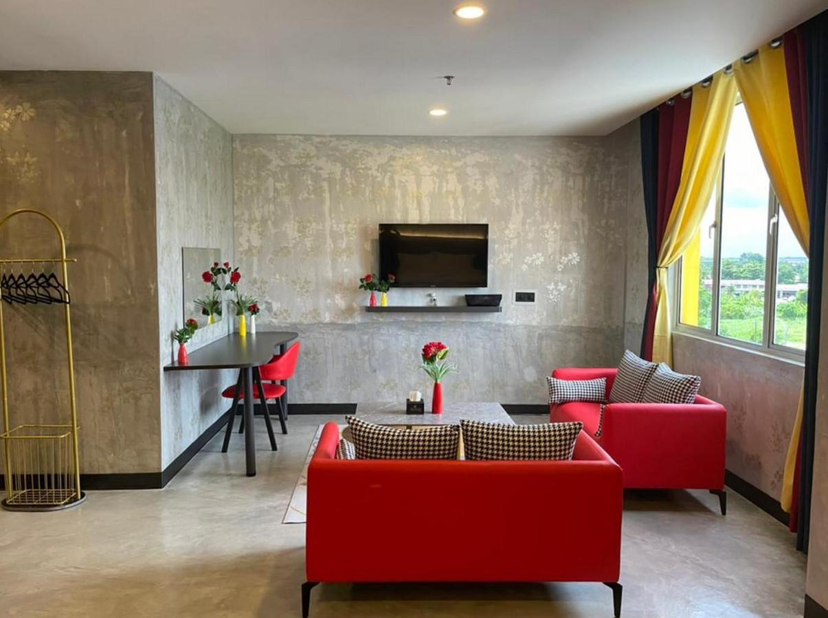 Sri Indar Hotel & Suites Parit Buntar Esterno foto